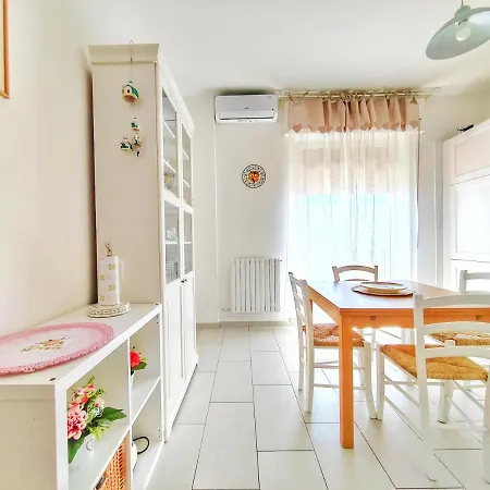 דירה Dimora Sea View *