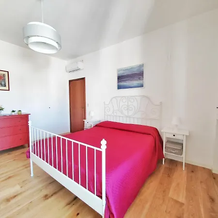 דירה Dimora Sea View *